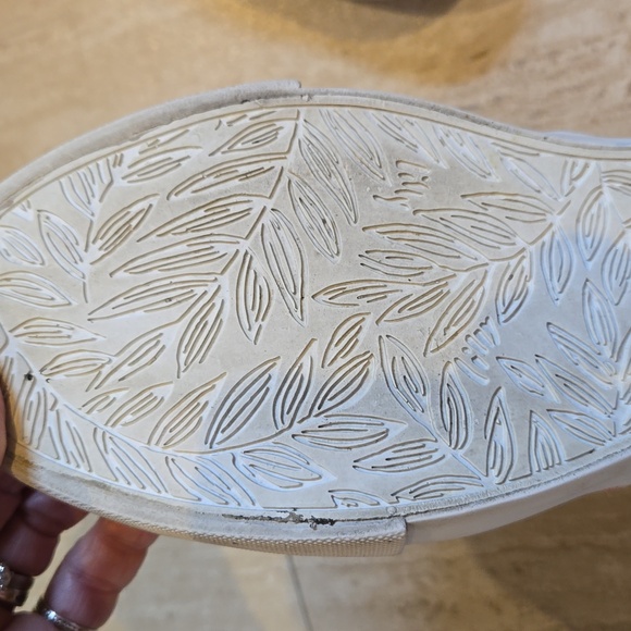 Lilly Pulitzer Pink/White Checked Slip-On Sneakers - Picture 11 of 13